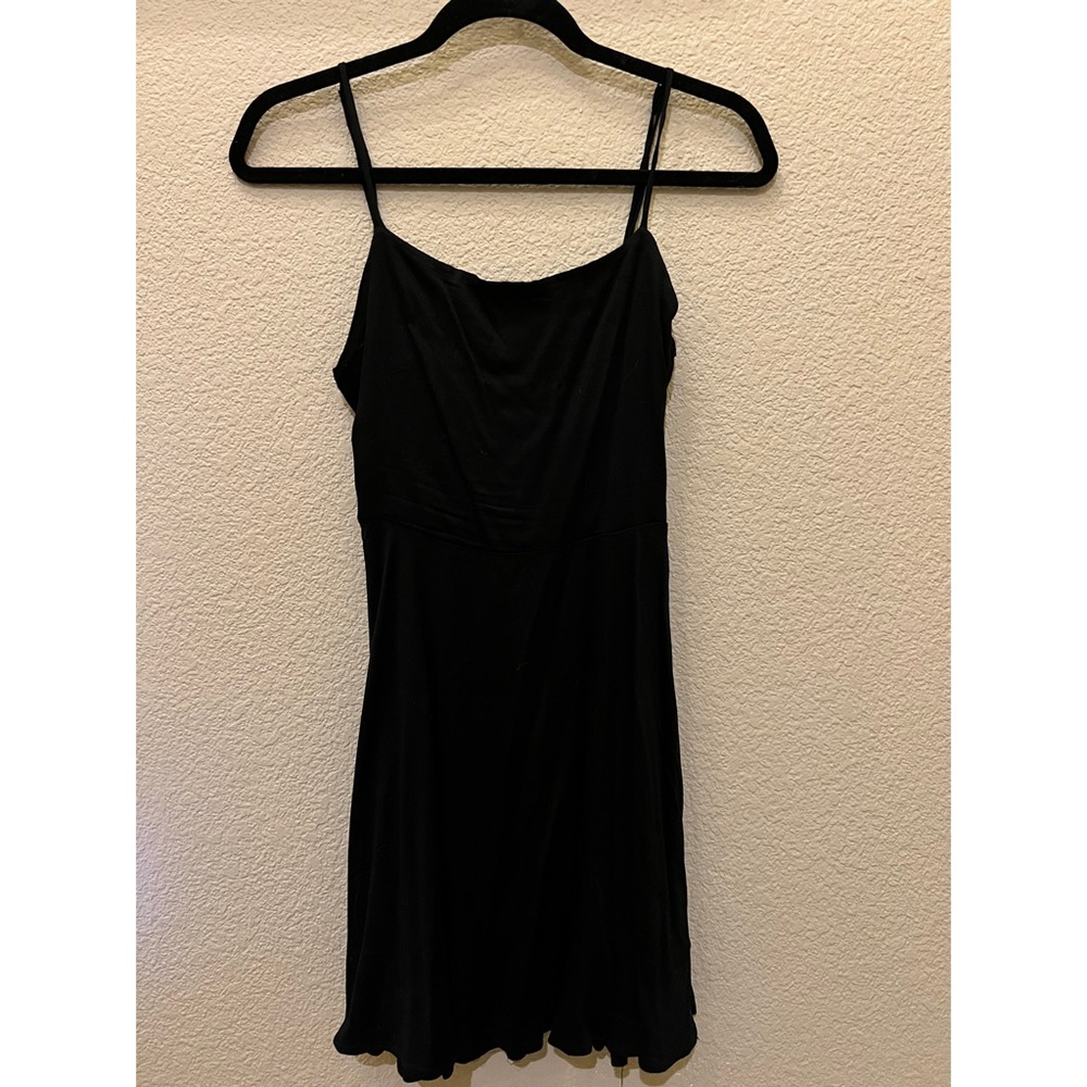 Urban Outfitters | Black Flowy Dress with Cut Out Back